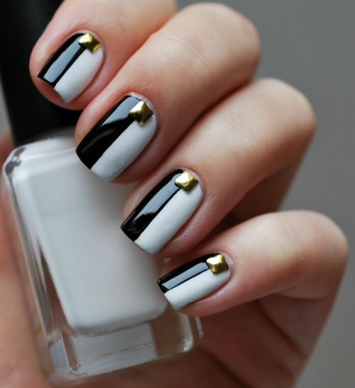 nails-black-and-white