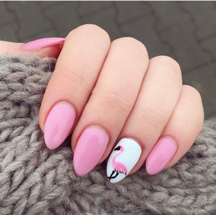 Idea per unghie a mandorla, smalto colore rosa, disegno unghie flamingo
