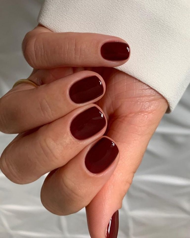 How to Make Short Nails Look Longer with SemiPermanent Nail Polish