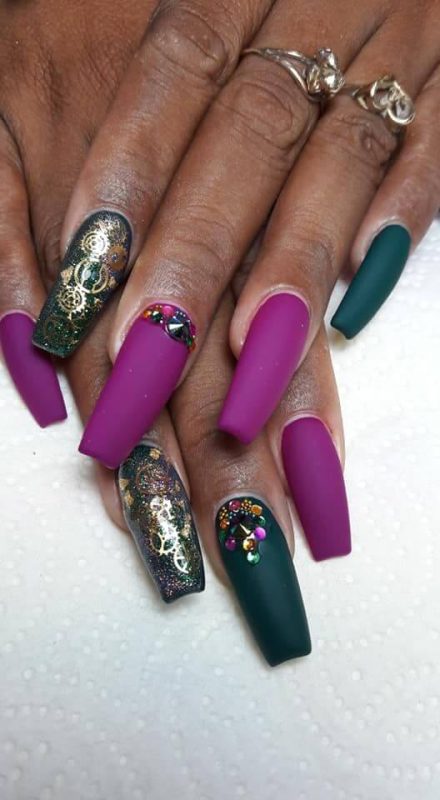 10+ Over-The-Top Matt Green Nails This 2024 You Need To Save