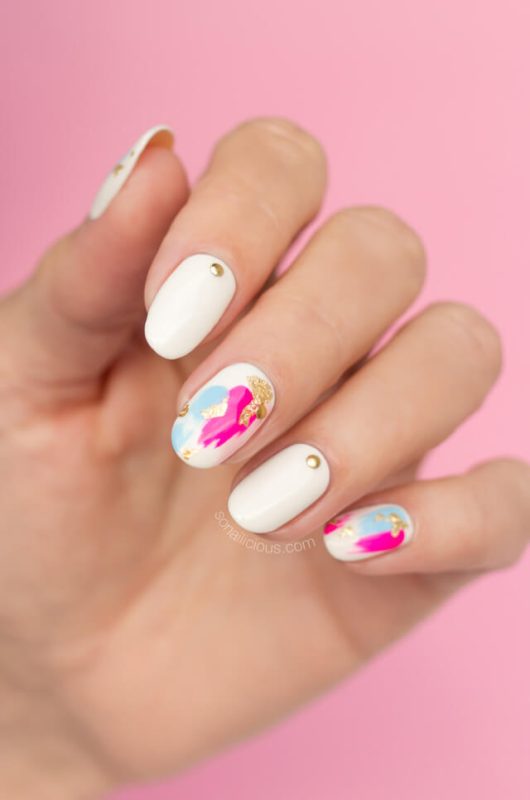 20 Trendy Foil Nail Designs That Bring Out Your Creative Side